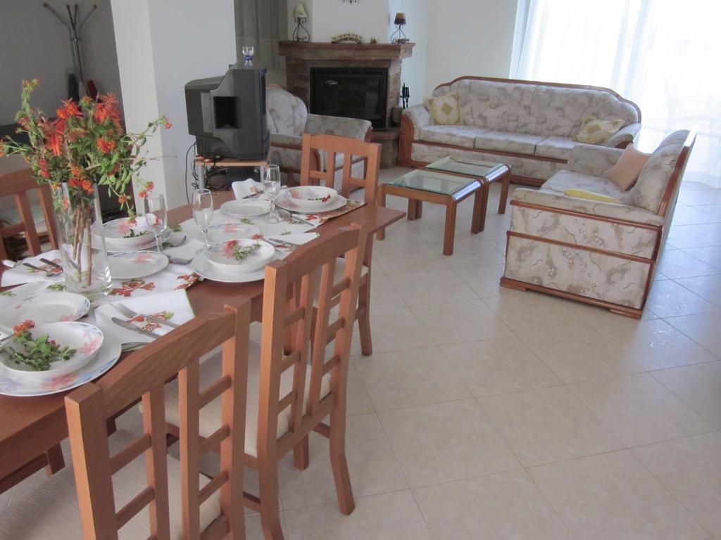 Sunshine Villa Gennadi Room photo